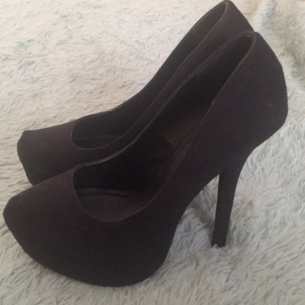 Black matte heels